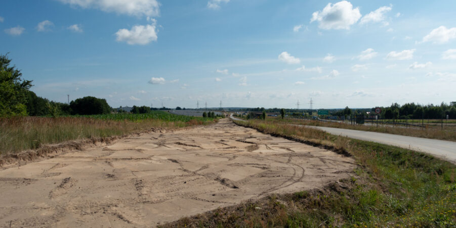 km 453+613 kierunek Lublin -  sciągnięty humus